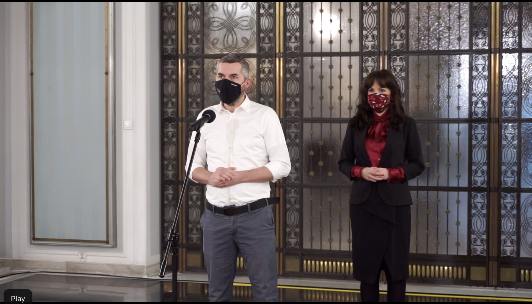 Lewica pyta: &#8220;komu służy otwarcie stoków narciarskich?&#8221;